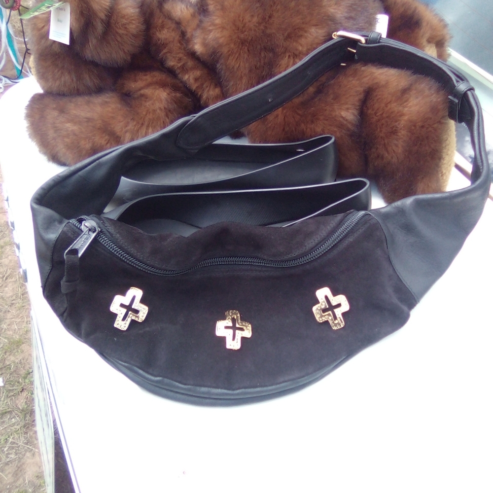 Saks Fifth Avenue Genuine Leather Fanipack